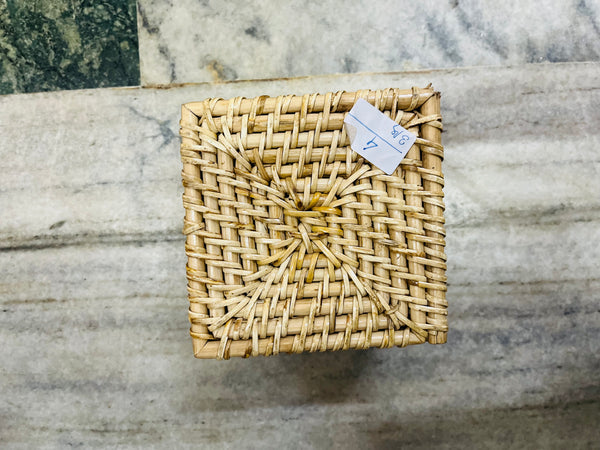 Natural cane tissu box