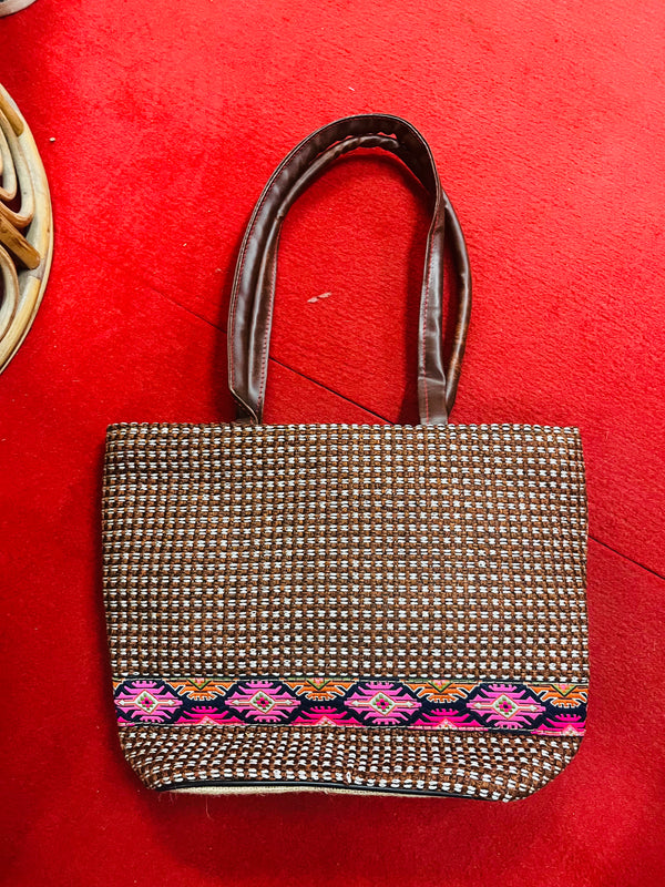 Stylish jute women hand bag