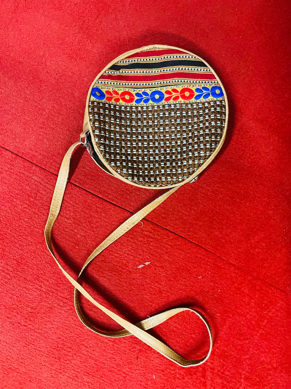 Round handicraft jute women hand bag